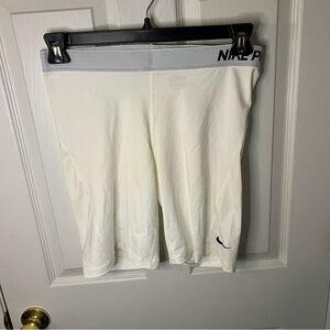 Nike Men's Athletic Shorts - White and Gray